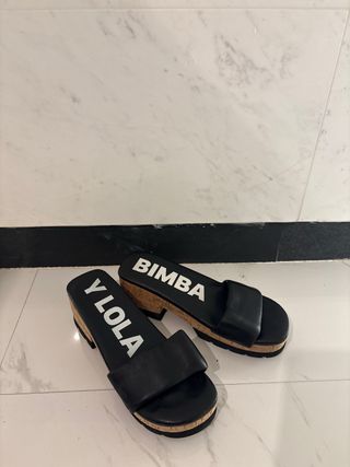Sandalias Bimba y Lola Negras Plataforma