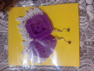 Pendientes Crochet Mariposa Morado Blanco