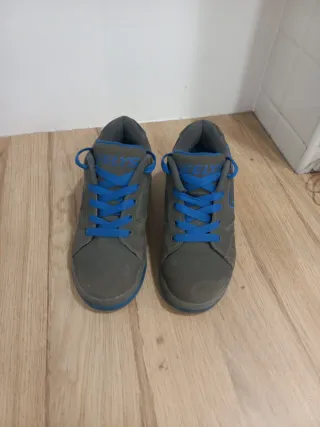 Zapatillas Heelys con ruedas grises y azules