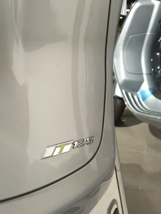 Vespa Primavera 125 Supertech