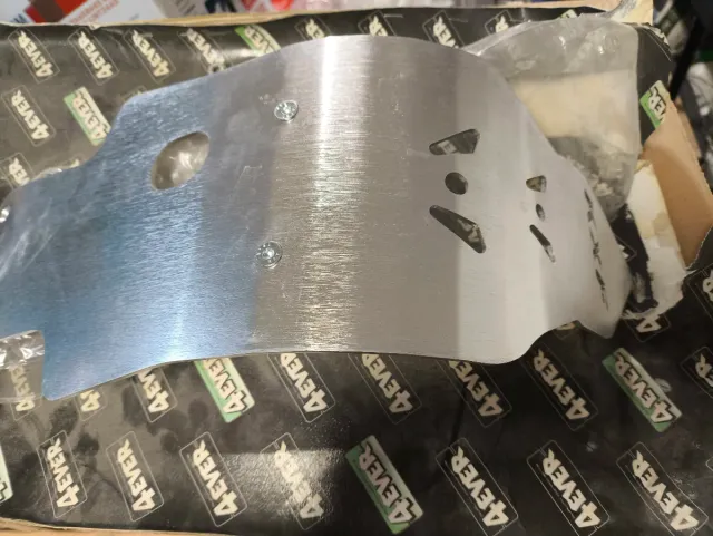 Cubrecarter Aluminio Kawasaki KXF