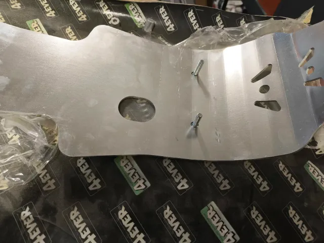 Cubrecarter Aluminio Kawasaki KXF