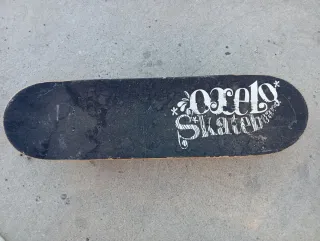 Patín Skate Amarillo con Dibujo Monstruo