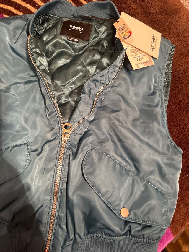 Chaleco Pull&Bear verde talla M