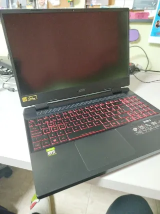 Portátil Acer Nitro 5 Negro y Rojo