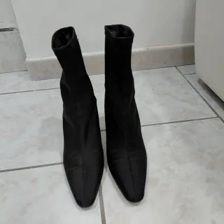 Stivali neri con tacco a spillo