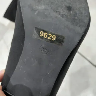 Stivali neri con tacco a spillo