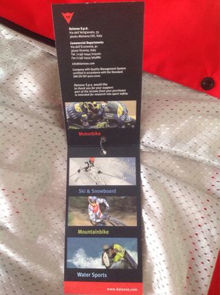 Chaqueta de moto roja Dainese