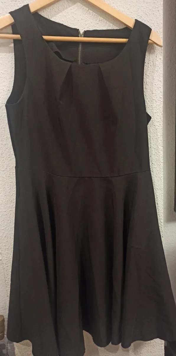 Vestido midi negro Vila