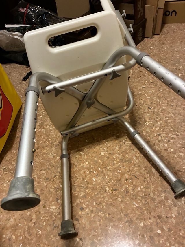 Silla de Baño Regulable para Mayores