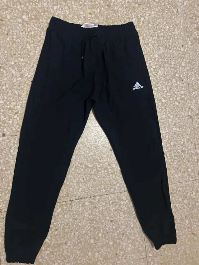 Chaqueta Adidas Negra y Gris con Capucha