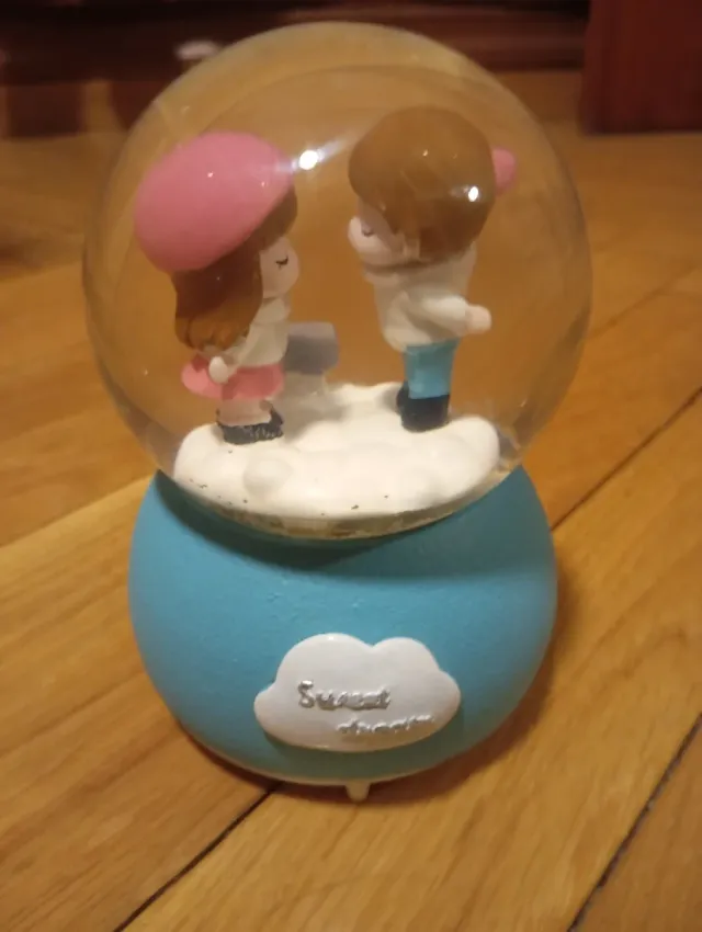 Bola de cristal noivos