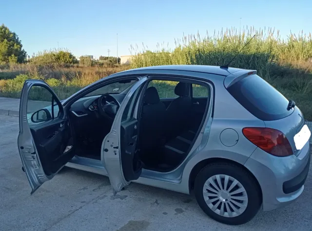 Peugeot 207 2009