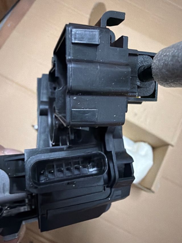 Cierre Puerta Delantero Derecho Mercedes