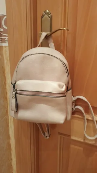 Mochila beige, para móvil, merienda, cartera,agua.