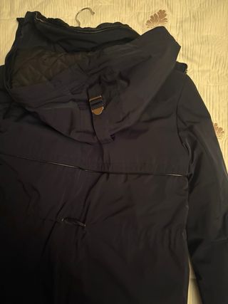 Cazadora Zara Negra con Capucha