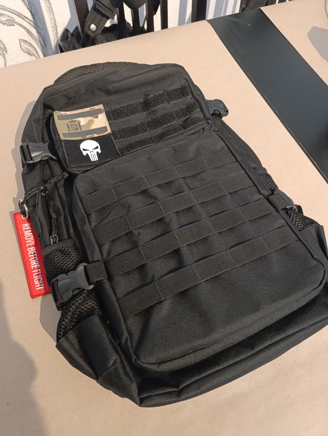 Mochila Táctica Negra + Accesorios