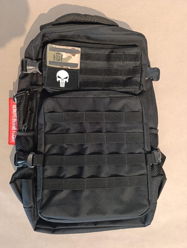 Mochila Táctica Negra + Accesorios