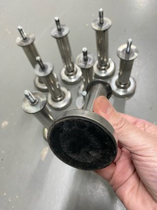 9 gambe in acciaio con filettatura