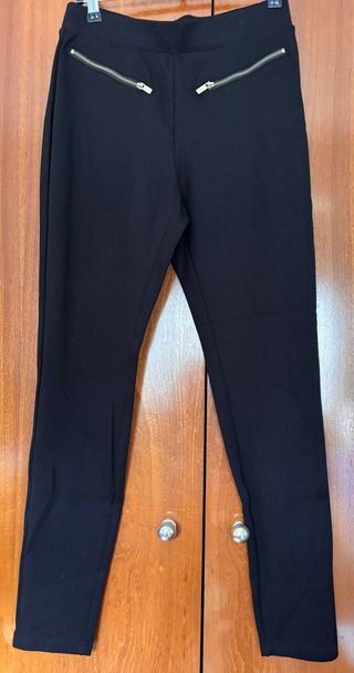 Pantalón negro mujer tipo legging con cremalleras