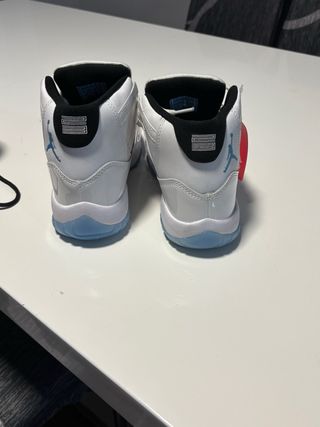 Zapatillas Jordan Blancas y Azules Nuevas