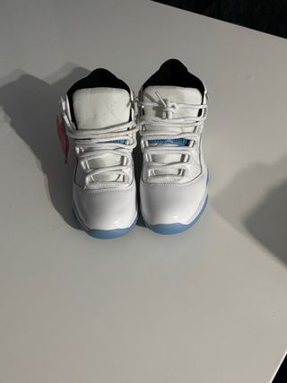 Zapatillas Jordan Blancas y Azules Nuevas