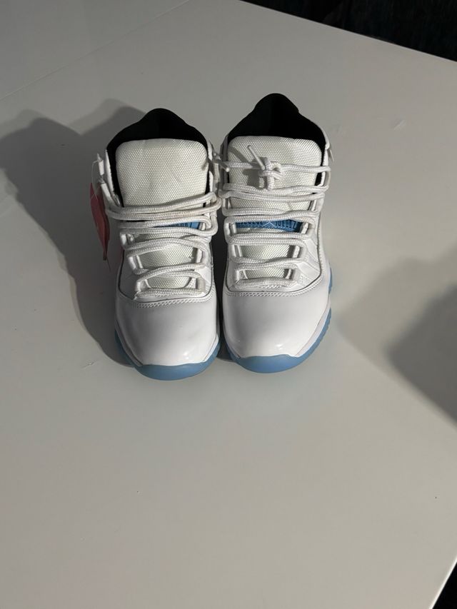 Zapatillas Jordan Blancas y Azules Nuevas