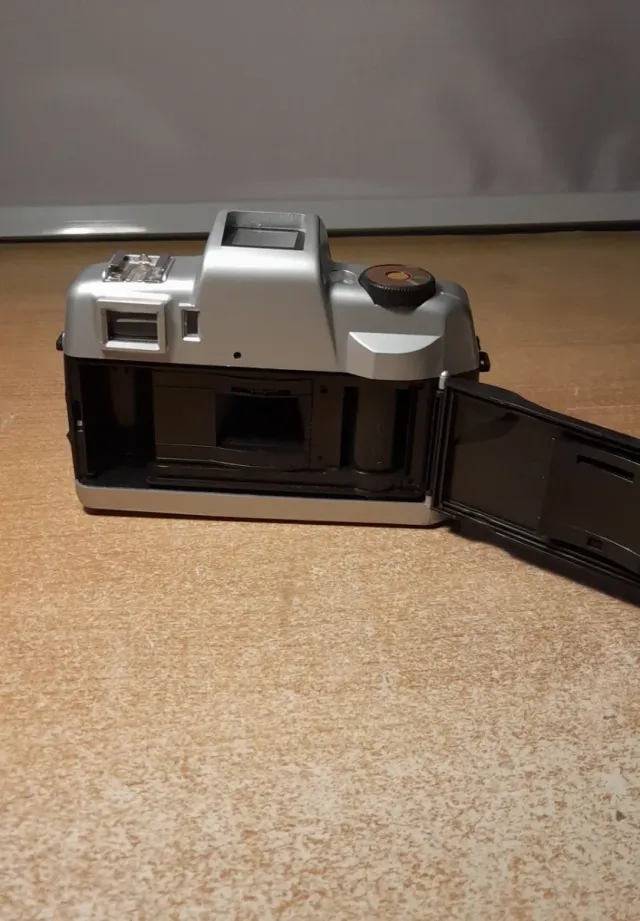 Cámara Canomatic Plata y Negra