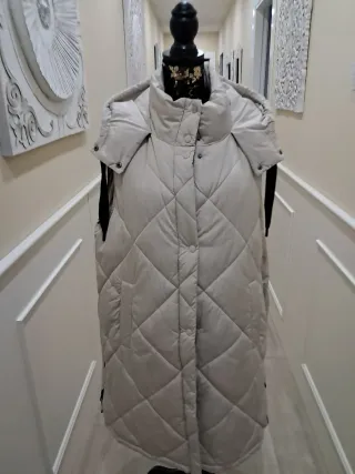 Chaleco largo acolchado beige