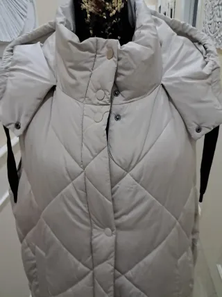 Chaleco largo acolchado beige