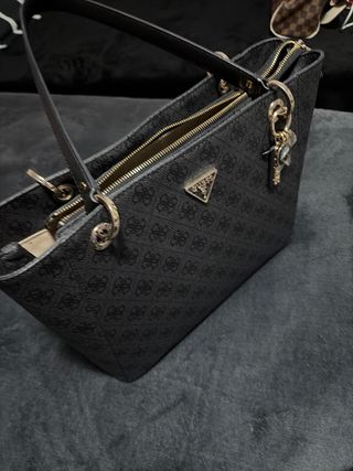 Bolso Guess Negro/Gris Monograma