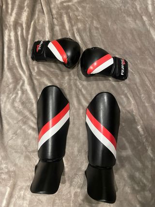 Pack Muay Thai Guantes y Espinilleras Fujimae