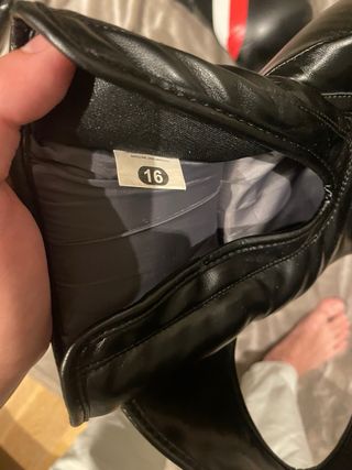 Pack Muay Thai Guantes y Espinilleras Fujimae