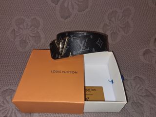 Cintura Louis Vuitton nera fibbia dorata tg 105/42