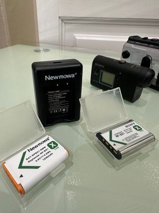 Cámara Sony HDR-AS50 con carcasa