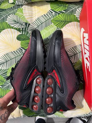 Nike DN Zapatillas Negras y Rojas