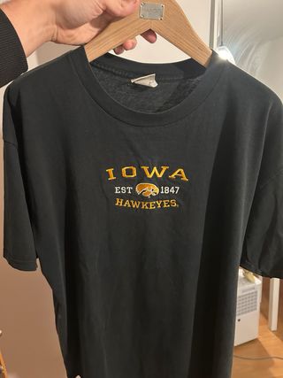 Camiseta Vintage Lee Iowa Hawkeyes Negra