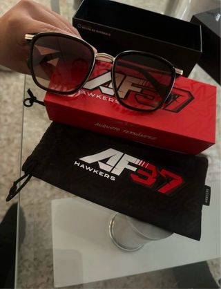Gafas Hawkers Negras y Plateadas Nuevas