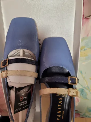 Zapatos Hispanitas azules sin estrenar