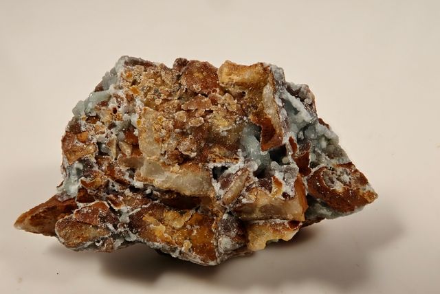 Plumbogummita mineral
