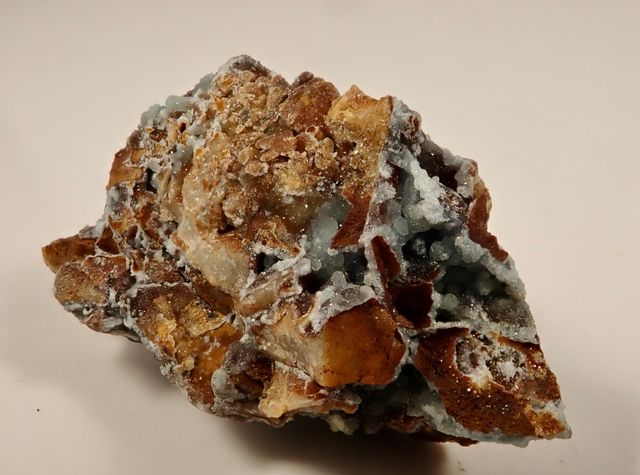 Plumbogummita mineral