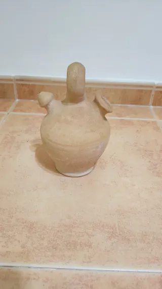Botijo pequeño de barro