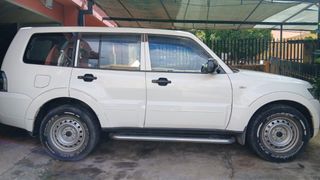 Mitsubishi Montero 2011