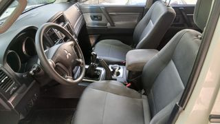 Mitsubishi Montero 2011