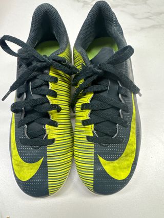 Zapatillas fútbol Nike Talla 1.5