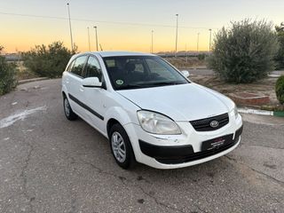 KIA Rio Pegatina2006