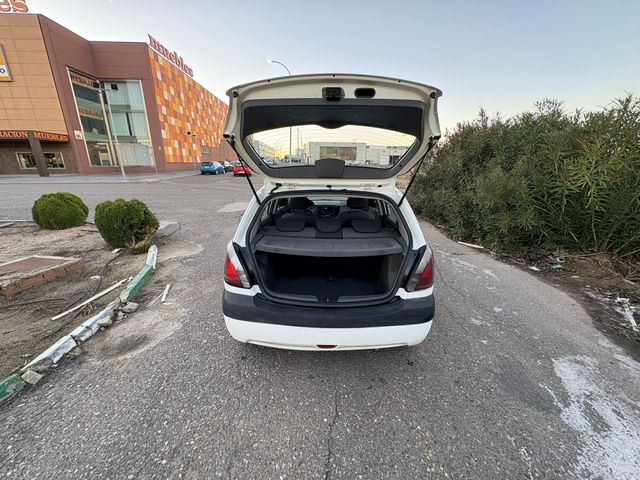 KIA Rio Pegatina2006