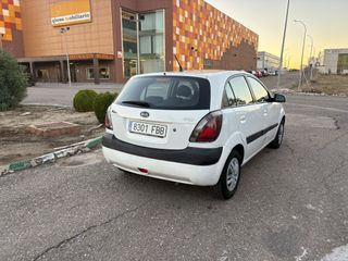 KIA Rio Pegatina2006