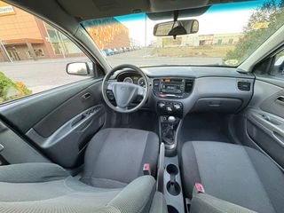 KIA Rio Pegatina2006