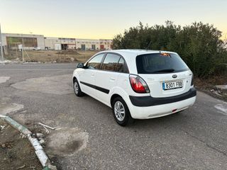 KIA Rio Pegatina2006